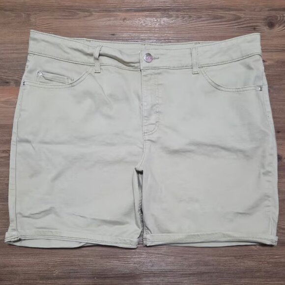 Lee khaki shorts - Picture 1 of 3